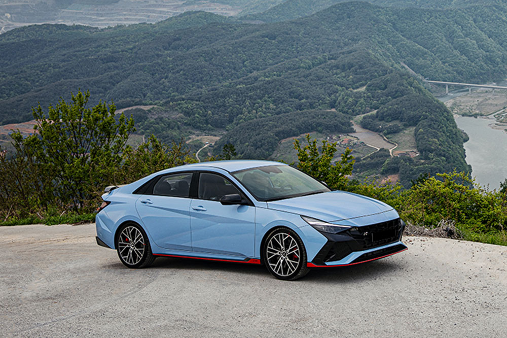 Hyundai Elantra HEV – Best-in-class and How